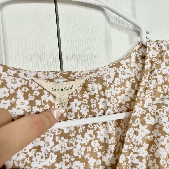Sim and Sam Floral Blouse - Size‎ S - Picture 4 of 8